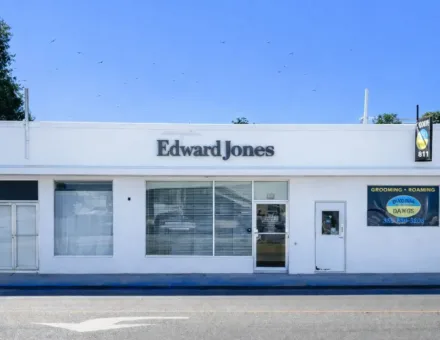 Edward Jones Financial Advisor exterior